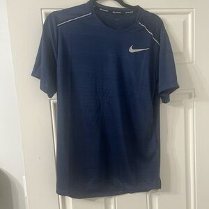 Nike Men's Navy Blue Short Sleeve Tee